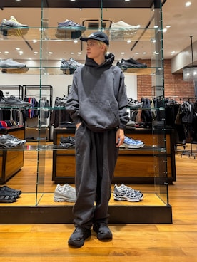 「アイテム（パーカー、グリーン系）」を使った、鎌田　真平さん（メンズ・172cm）の秋コーディネート