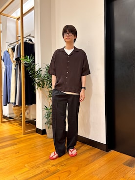 「URBAN RESEARCH（アーバンリサーチ）の『洗濯可/防シワ/接触冷感』WASHABLE WOOL EASY TROUSER（その他パンツ、ブラック系）」を使った、鎌田　真平さん（メンズ・172cm）の夏コーディネート