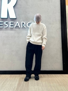 「URBAN RESEARCH（アーバンリサーチ）のアイテム（ニット/セーター）」を使った、鎌田　真平さん（メンズ・172cm）の冬コーディネート