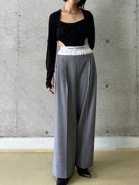 「肌見せ」｜「アイテム（スラックス）」を使った、THINGS THAT MATTERさん（レディース・161cm）の冬コーディネート