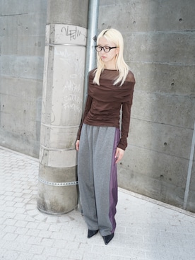 「アイテム（その他トップス、ブラウン系）」を使った、THINGS THAT MATTERさん（レディース・161cm）の秋コーディネート