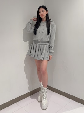 「GYDA（ジェイダ）のGGプレートドッキングフレアスウェットワンピース（ワンピース、グレー系）」を使った、hinanoさん（レディース・156cm）の冬コーディネート