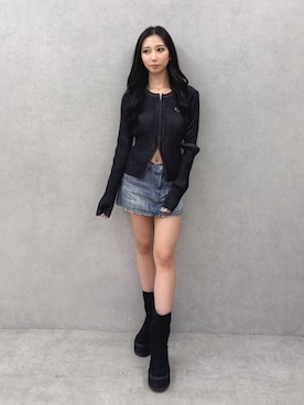「アイテム（デニムスカート）」を使った、hinanoさん（レディース・156cm）の秋コーディネート