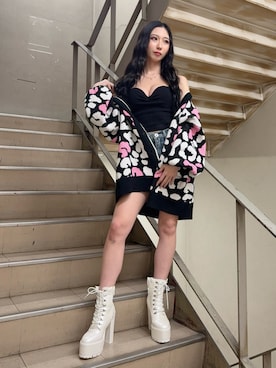 「GYDA（ジェイダ）のラメGレオパードニットカーディガン（カーディガン/ボレロ、ブラック系）」を使った、hinanoさん（レディース・156cm）の冬コーディネート