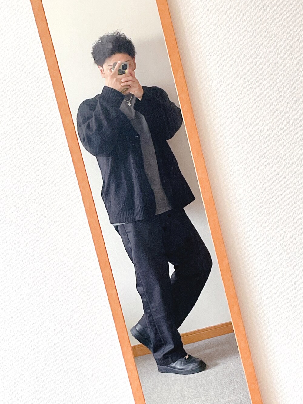 「シンプルコーデ、休日スタイル、モノトーンコーデ、ストリート、スニーカー、ディッキーズ(Dickies)、NIKE、ブラックコーデ」｜「Dickiesのアイテム（チノパンツ、ブラック系）」を使った、Z1さん（メンズ・175cm）の夏コーディネートの1枚目の写真