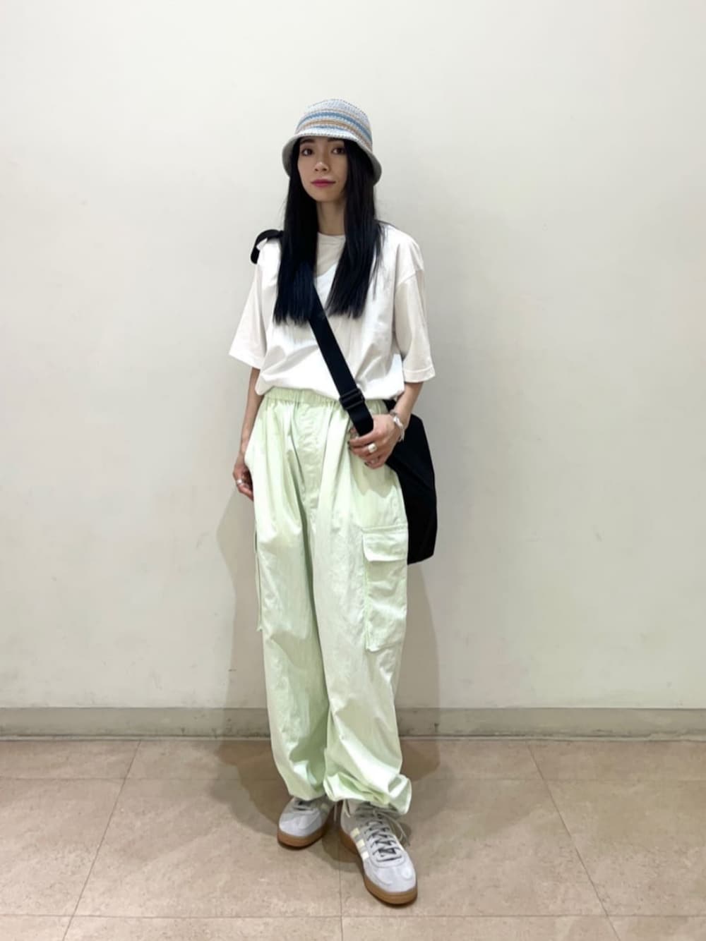 「スニーカー、リラックス、アウトドア、骨格ナチュラル、ブルべ冬、夏服、旅行、夏コーデ、BEAUTY&YOUTH」｜「by Preekの＜by Preek＞チェーン ネックレス（ネックレス、シルバー系）」を使った、塩川（shiokawa）さん（レディース・146cm）の夏コーディネートの1枚目の写真
