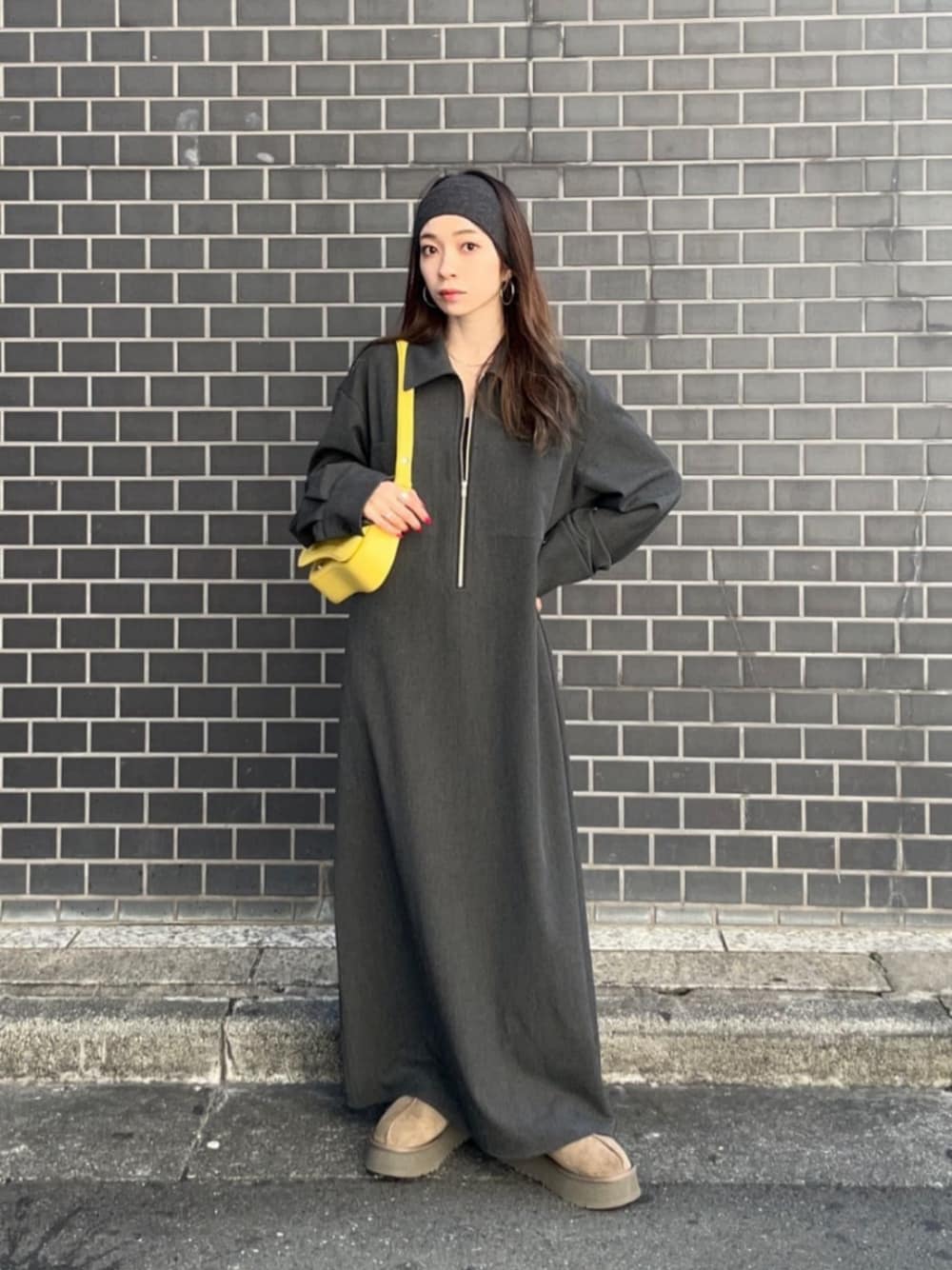 「ワンピース、モード、リラックス、骨格ナチュラル、ブルべ冬、ブーツ、スリッポン、秋服、秋コーデ、冬服、冬コーデ、BEAUTY&YOUTH」｜「by Preekの＜by Preek＞チェーン ネックレス（ネックレス、シルバー系）」を使った、塩川（shiokawa）さん（レディース・146cm）の秋コーディネートの1枚目の写真
