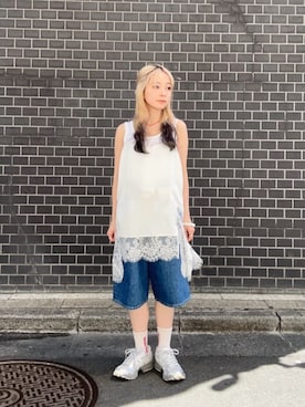 「ASICS(アシックス)の<asics>GEL-KAYANO 14 スニーカー(スニーカー、シルバー系)」を使った、塩川(shiokawa)さん(レディース・146cm)の夏コーディネート