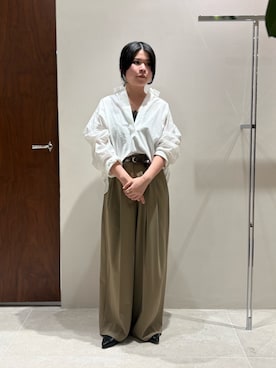 「GALLARDAGALANTE（ガリャルダガランテ）の【ウエスト調整可能】【手洗い可】梳毛タックワイドパンツ（その他パンツ、ベージュ系）」を使った、ggkanoさん（レディース・154cm）の春コーディネート