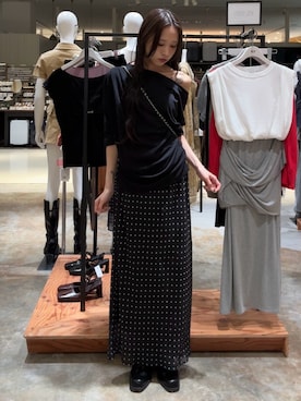 「SLY（スライ）のDEFORMED DRAPE TOPS ディフォームドドレープトップス 秋服 冬服（Tシャツ/カットソー、ブラック系）」を使った、KAEDEさん（レディース・160cm）の夏コーディネート