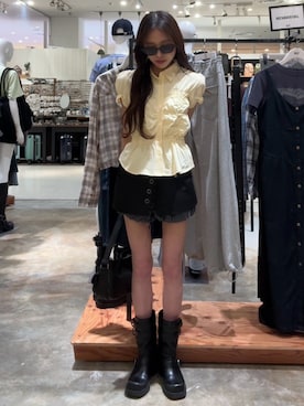 「SLY（スライ）の【noeyedia】CAT EYE EYEWEAR ノーアイディアキャットアイアイウェア 春服（サングラス、ブラック系）」を使った、KAEDEさん（レディース・160cm）の春コーディネート