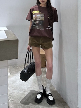 「SLY（スライ）のPHOTO LOGO T/SH フォトロゴTシャツ 夏服 秋服（Tシャツ/カットソー、ブラウン系）」を使った、KAEDEさん（レディース・160cm）の夏コーディネート