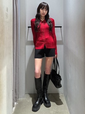 「レッド」｜「アイテム（スラックス）」を使った、KAEDEさん（レディース・160cm）の秋コーディネート