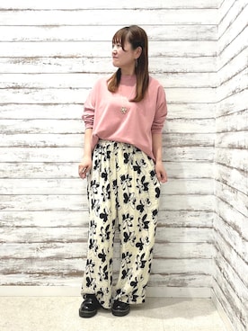 「SHOO・LA・RUE（シューラルー）の【洗濯機可/UV/綿100％】体型カバーが叶う 七分袖ゆるトップス（Tシャツ/カットソー、ピンク系）」を使った、ゆっきーさん（レディース・157cm）の春コーディネート