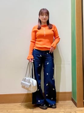 「SHOO・LA・RUE（シューラルー）のフラップポケット横長ボストンバッグ（ボストンバッグ、シルバー系）」を使った、ゆっきーさん（レディース・157cm）の冬コーディネート