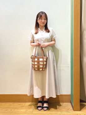 「SHOO・LA・RUE（シューラルー）の格子レイヤードトートバッグ（トートバッグ、イエロー系）」を使った、ゆっきーさん（レディース・157cm）の春コーディネート