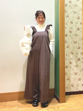 「アイテム（サロペット/オーバーオール）」を使った、ゆっきーさん（レディース・157cm）の秋コーディネート