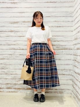 「SHOO・LA・RUE（シューラルー）のジュートランチトートバッグ（トートバッグ、ブラック系）」を使った、ゆっきーさん（レディース・157cm）の春コーディネート