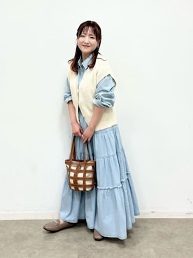 「SHOO・LA・RUE（シューラルー）の【洗濯機可/体型カバー】こなれ感をプラスする ライトオンスデニムシャツ（シャツ/ブラウス、ブルー系）」を使った、ゆっきーさん（レディース・157cm）の冬コーディネート