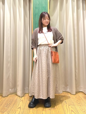 「SHOO・LA・RUE（シューラルー）の【S-LL】大人っぽく着られる ジェルロゴプリントTシャツ（Tシャツ/カットソー、ホワイト系）」を使った、ゆっきーさん（レディース・157cm）の夏コーディネート