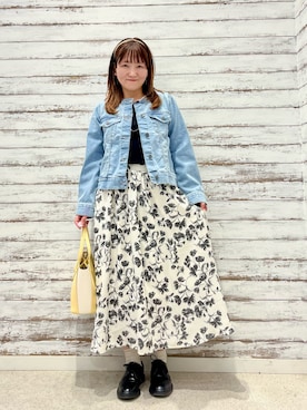 「SHOO・LA・RUE（シューラルー）の【SHOO・LA・RUE DENIM】大人のための ストレッチ コンパクトデニムジャケット（デニムジャケット、ブルー系）」を使った、ゆっきーさん（レディース・157cm）の春コーディネート