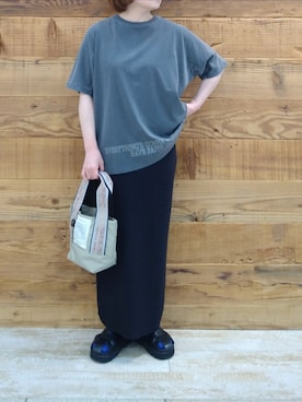 「シアタープロダクツ(THEATRE PRODUCTS)」｜「アイテム（スカート）」を使った、tomoさん（レディース・152cm）の春コーディネート