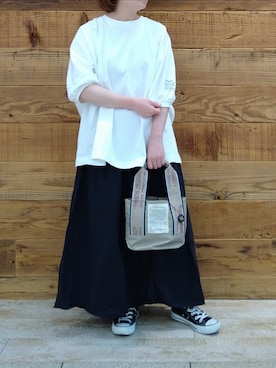 「シアタープロダクツ(THEATRE PRODUCTS)」｜「アイテム（スカート）」を使った、tomoさん（レディース・152cm）の春コーディネート