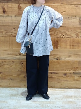 「刺繍」｜「アイテム（チノパンツ）」を使った、tomoさん（レディース・152cm）の冬コーディネート