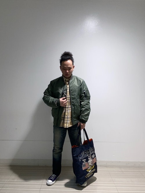 AVIREX アヴィレックス　レディース　オーバーオール　バック刺繍　濃紺 AVIREX アヴィレックス レディース オーバーオール バック刺繍 濃紺