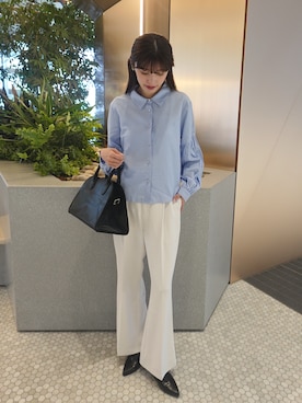 「BONLECILL noir（ボンルシールノワール）の【BONLECILL noir】ゴールドメタルボタンボリュームスリーブギャザーブラウス（シャツ/ブラウス、ブルー系）」を使った、hinanoさん（レディース・163cm）の春コーディネート