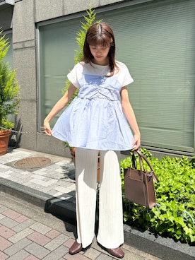 「BONLECILL（ボンルシール）の【接触冷感/UVカット/洗える】シャツビスチェドッキングギャザーＴ（Tシャツ/カットソー、ホワイト系）」を使った、hinanoさん（レディース・163cm）の春コーディネート
