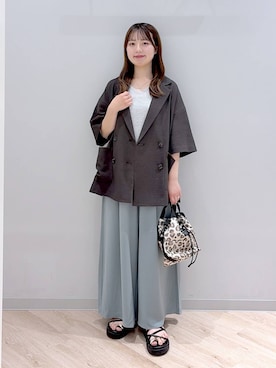 「GLOBAL WORK（グローバルワーク）のリネン混ニット2WAYプルオーバー半袖/147712（Tシャツ/カットソー、グレー系）」を使った、ぽんちゃんさん（レディース・152cm）の夏コーディネート