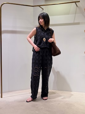 「Whim Gazette（ウィムガゼット）のクロシェライクブラウス（シャツ/ブラウス、ブラック系）」を使った、Sasakiさん（レディース・166cm）の夏コーディネート