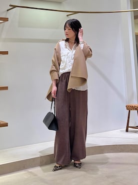 「Whim Gazette（ウィムガゼット）の【KATHARINE HAMNETT】パラシュートシャツ（シャツ/ブラウス、ホワイト系）」を使った、Sasakiさん（レディース・166cm）の秋コーディネート