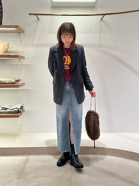 「アイテム（デニムスカート）」を使った、Sasakiさん（レディース・166cm）の秋コーディネート