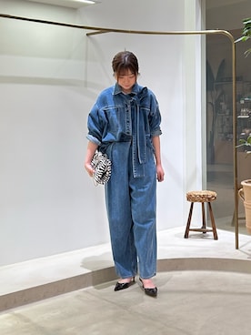 「アイテム（クラッチバッグ）」を使った、佐々木ななさん（レディース・166cm）の夏コーディネート