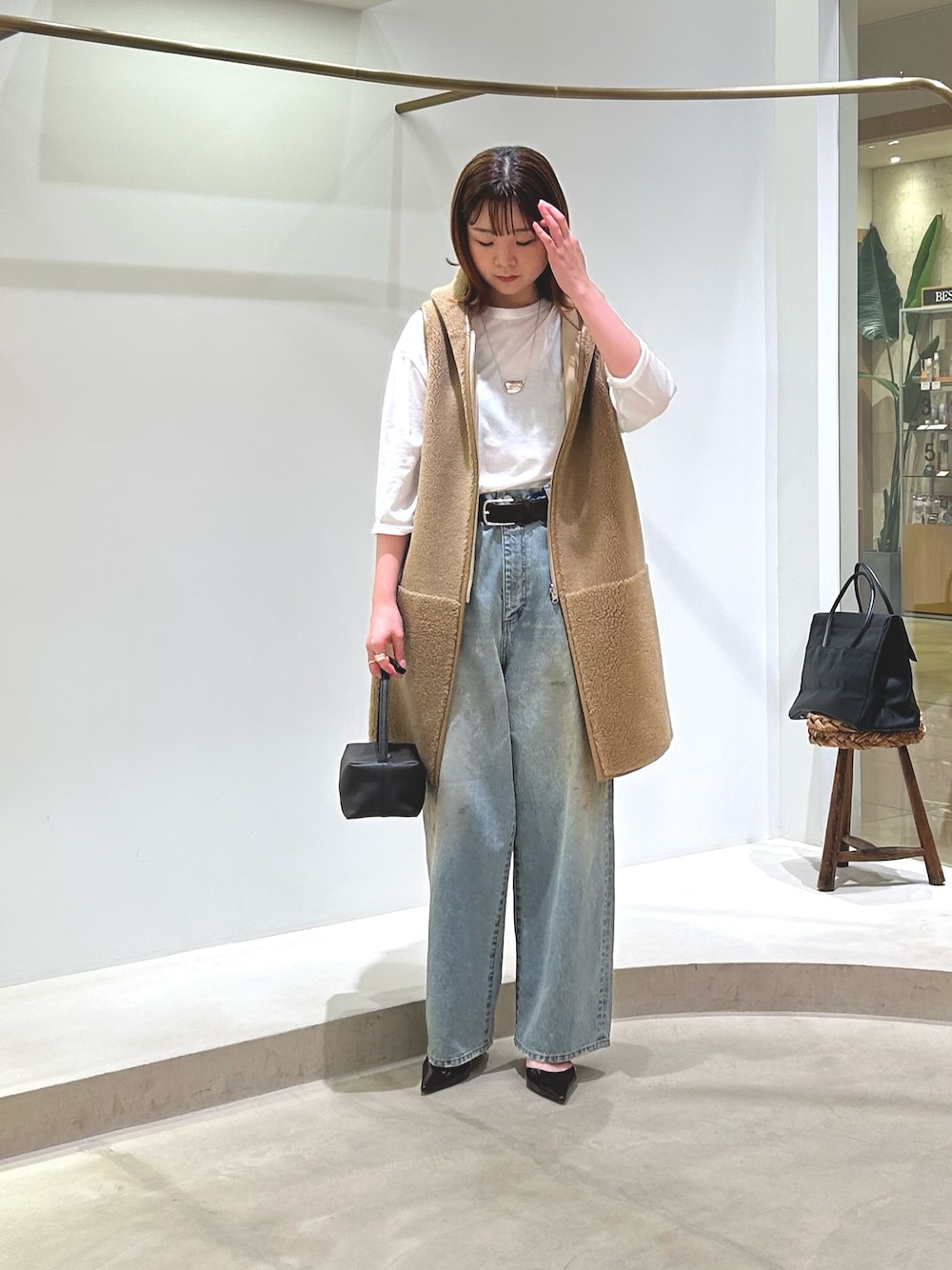 THE PAUSE】ボアフードロングジレを使った人気ファッション