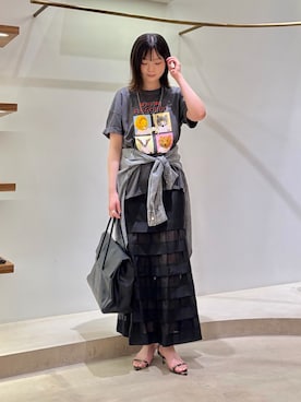 「Whim Gazette（ウィムガゼット）の【UNFORTUNATE PORTRAIT】別注WHIM TEE（Tシャツ/カットソー、ブラック系）」を使った、Sasakiさん（レディース・166cm）の夏コーディネート