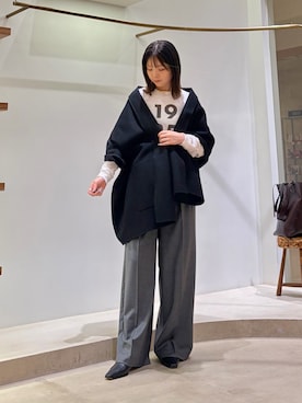 「Whim Gazette（ウィムガゼット）の＜WEB限定カラーあり＞リバーケープストール（ストール/ショール、ブラック系）」を使った、Sasakiさん（レディース・166cm）の秋コーディネート