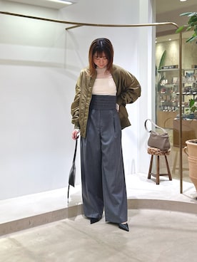 「アイテム（MA-1）」を使った、Sasakiさん（レディース・166cm）の秋コーディネート