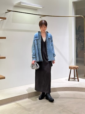 「アイテム（クラッチバッグ）」を使った、佐々木ななさん（レディース・166cm）の夏コーディネート