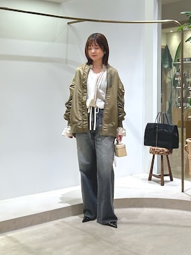 「アイテム（MA-1）」を使った、佐々木ななさん（レディース・166cm）の秋コーディネート