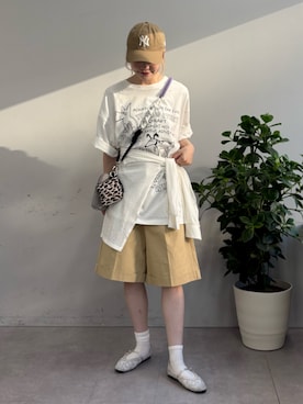 「CIAOPANIC TYPY（チャオパニックティピー）の【UNISEX】アソート落書きBIGロゴTEE（Tシャツ/カットソー、ホワイト系）」を使った、shihoさん（レディース・161cm）の春コーディネート