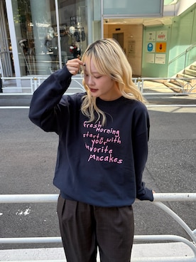 「CIAOPANIC TYPY（チャオパニックティピー）の【ZOZO限定】【UNISEX】フリーハンドメッセージスウェット（スウェット、ブルー系）」を使った、shihoさん（レディース・161cm）の秋コーディネート