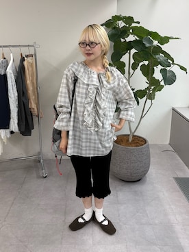 「アイテム（バックパック/リュック、グレー系）」を使った、shihoさん（レディース・161cm）の秋コーディネート