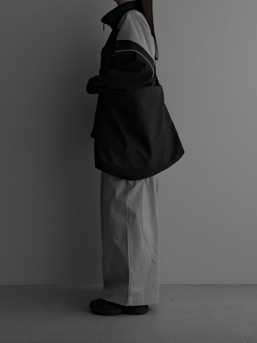 remer ハイストレージビッグショルダーバッグ remer（リメール）の「Hi-storage big shoulder bag / ハイ