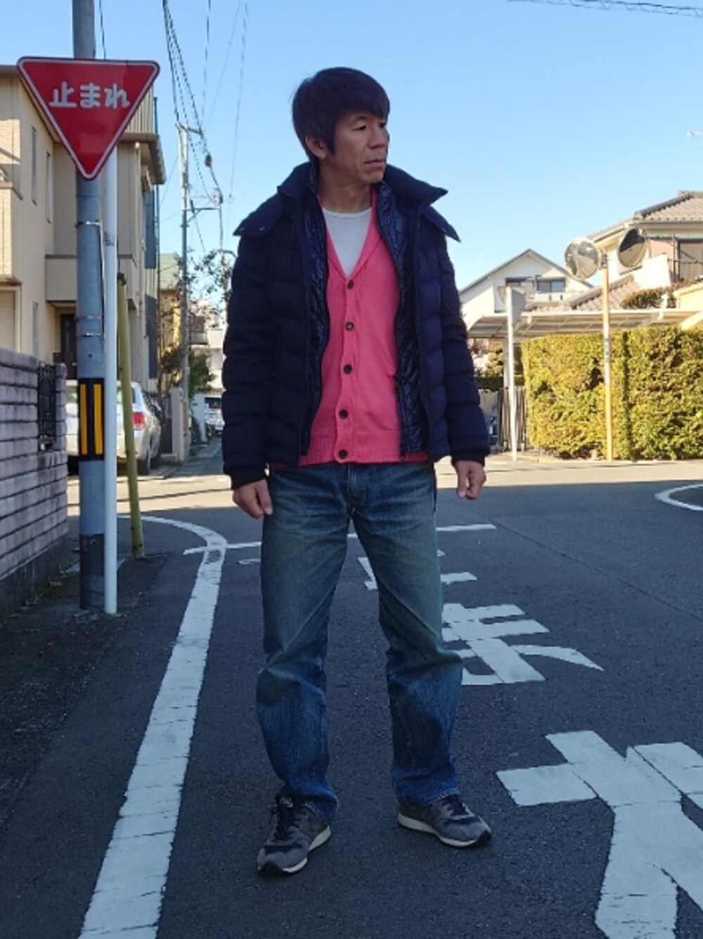 「NEW BALANCEのアイテム（スニーカー、ブルー系）」を使った、gisaoさん（メンズ・171cm）の冬コーディネートの1枚目の写真