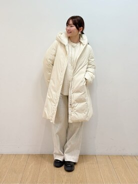 「INDIVI（インディヴィ）の【撥水／洗える】ステッチレス ロングダウンコート（ダウンジャケット/コート、ホワイト系）」を使った、maiさん（レディース・153cm）の冬コーディネート