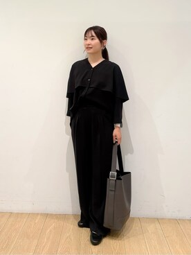 「INDIVI（インディヴィ）の【羽織りとしても活躍！】ケープカラーブラウス（シャツ/ブラウス、ブラック系）」を使った、maiさん（レディース・153cm）の夏コーディネート