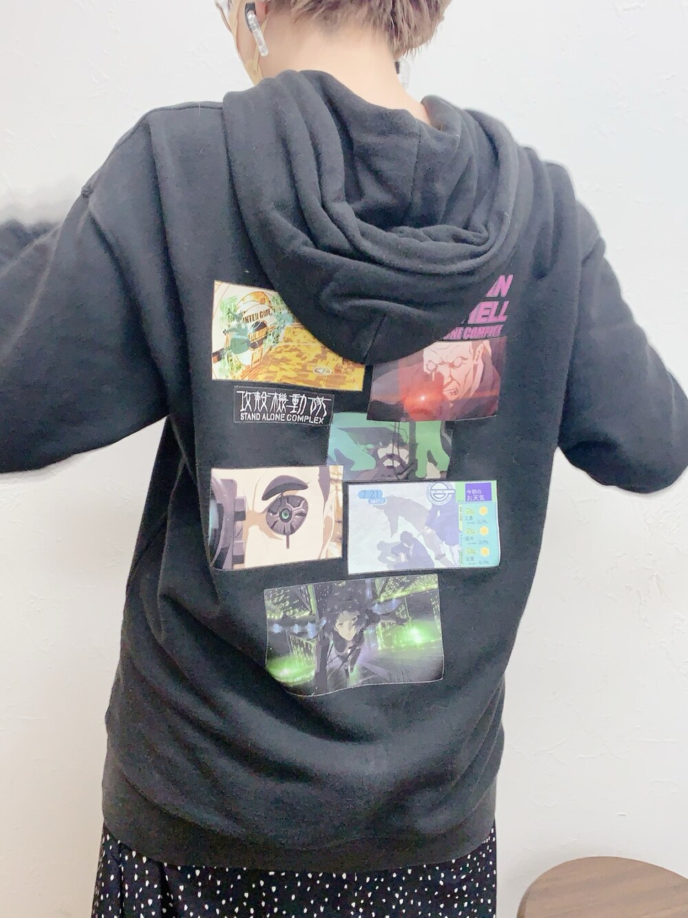 「カジュアル、パーカー、ブラック、大人カジュアル、オーバーサイズ、ビッグシルエット、冬」｜「WHO'S WHO galleryのSAC_9課パーカー（パーカー、ブラック系）」を使った、Kyu◡̈⃝⋆*さん（レディース・165cm）の冬コーディネートの1枚目の写真